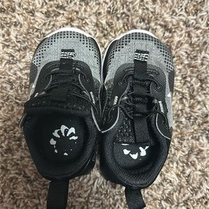 Toddler Nike Air Max. Size 4.